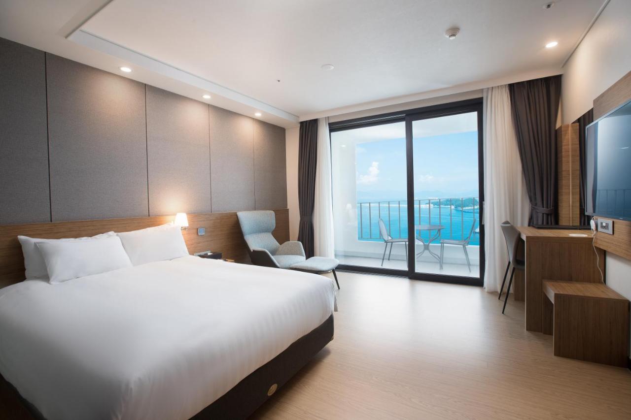 Utop Marina Hotel & Resort ยอซู ภายนอก รูปภาพ
