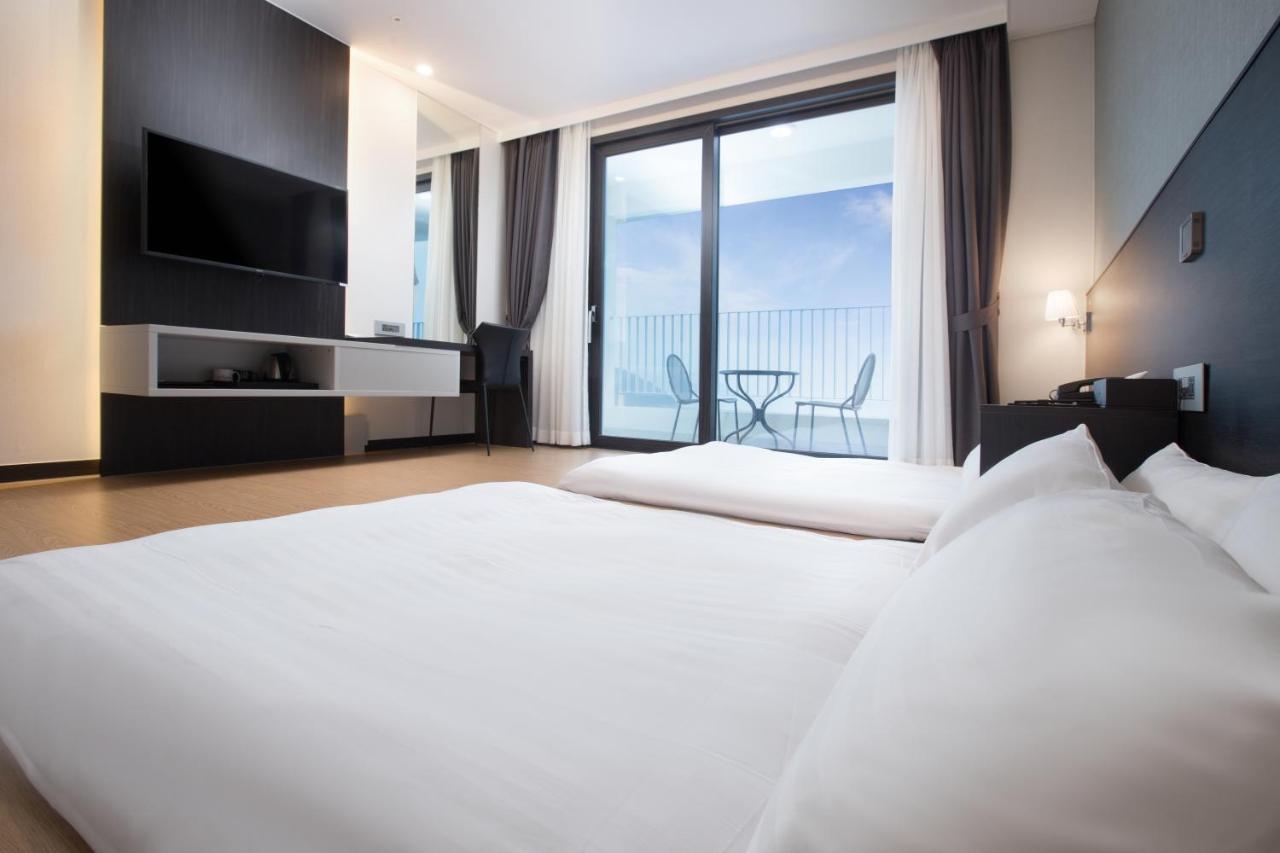 Utop Marina Hotel & Resort ยอซู ภายนอก รูปภาพ