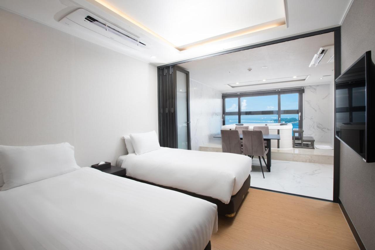 Utop Marina Hotel & Resort ยอซู ภายนอก รูปภาพ