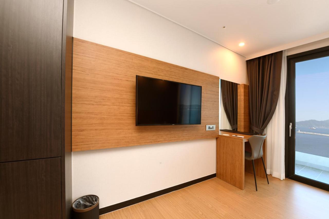 Utop Marina Hotel & Resort ยอซู ภายนอก รูปภาพ